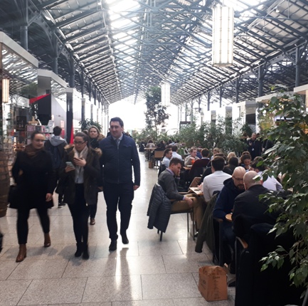 Photo shows: Inside the CHQ is bathed in light and buzzing with Dublin's Financial Centre workers relaxing on a well deserved lunch break.