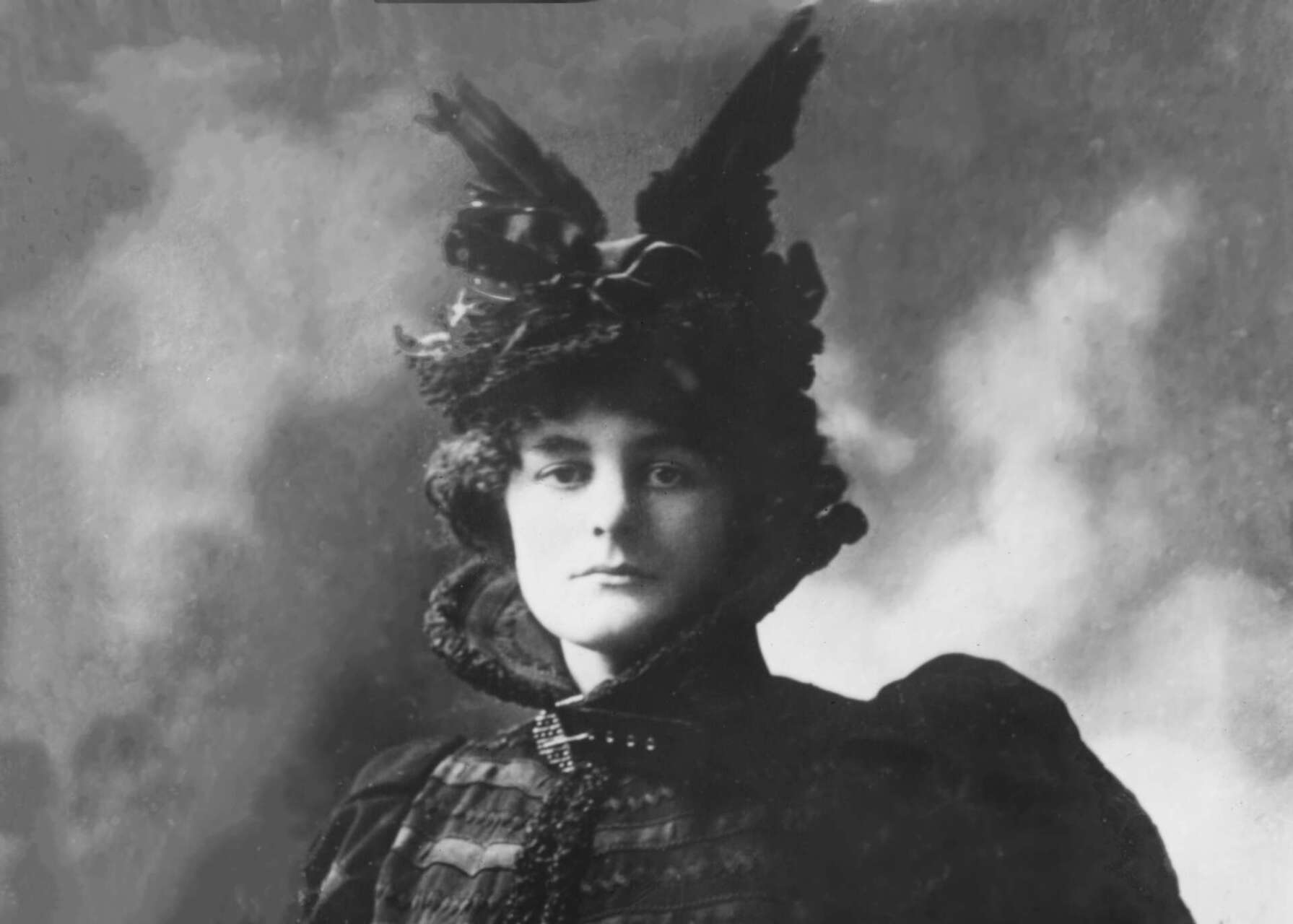 antique photo of Maud Gonne in theaterical costume.